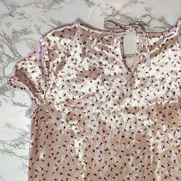 Lauren Conrad LC Pink Red Rosebud Print Short Sleeve Velvet Blouse Small - Picture 7 of 10